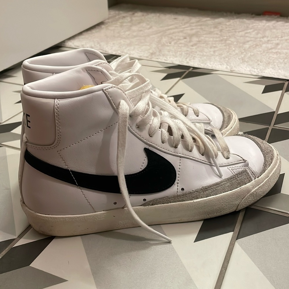 Size 8 mens Nike Blazers high top